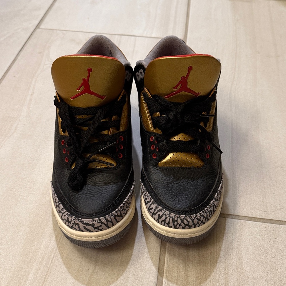 Jordan 3 Retro!! EUC Women's 9, Men's 7.5
